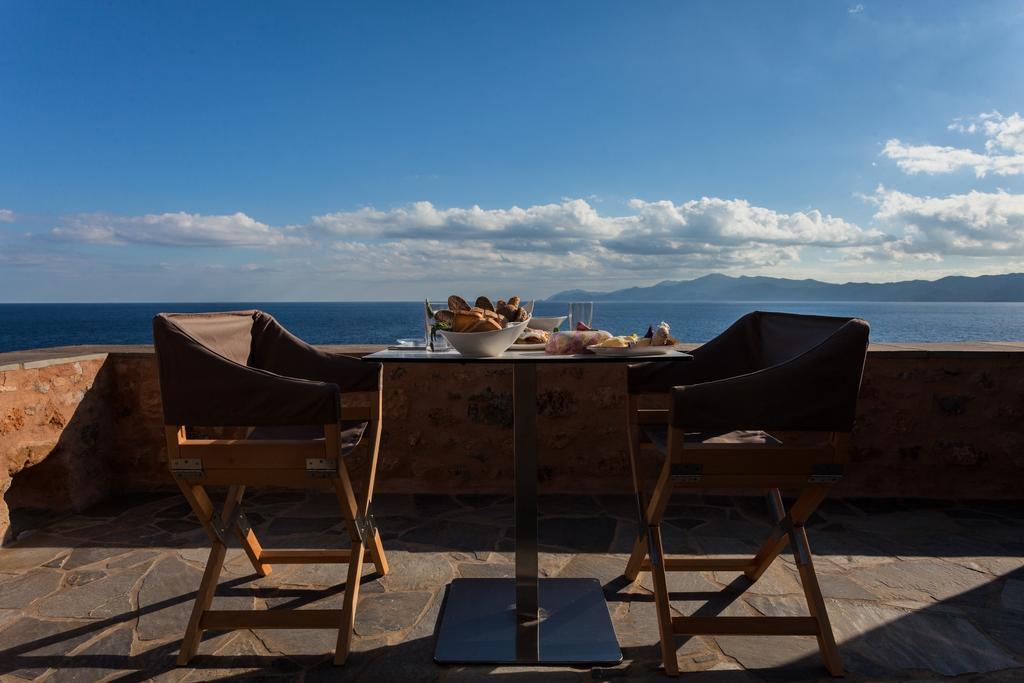 House In The Castle Apartment Monemvasia Room photo